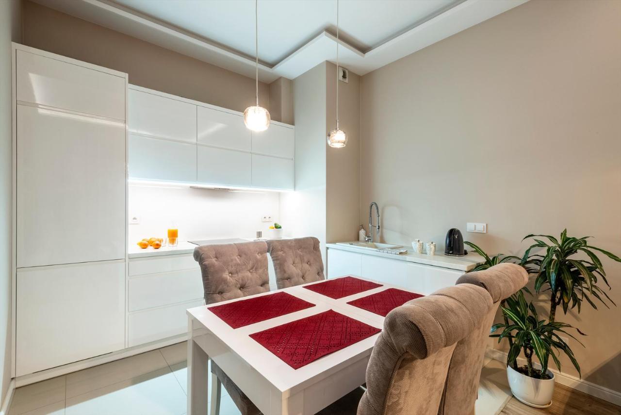 Warsaw - Aparts Lotnisko Okecie Apartment Exterior photo